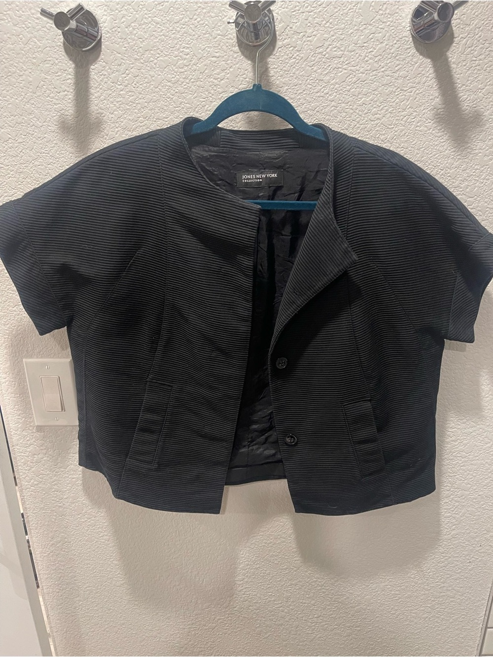 Jones New York Black Short-Sleeve Cropped Blazer